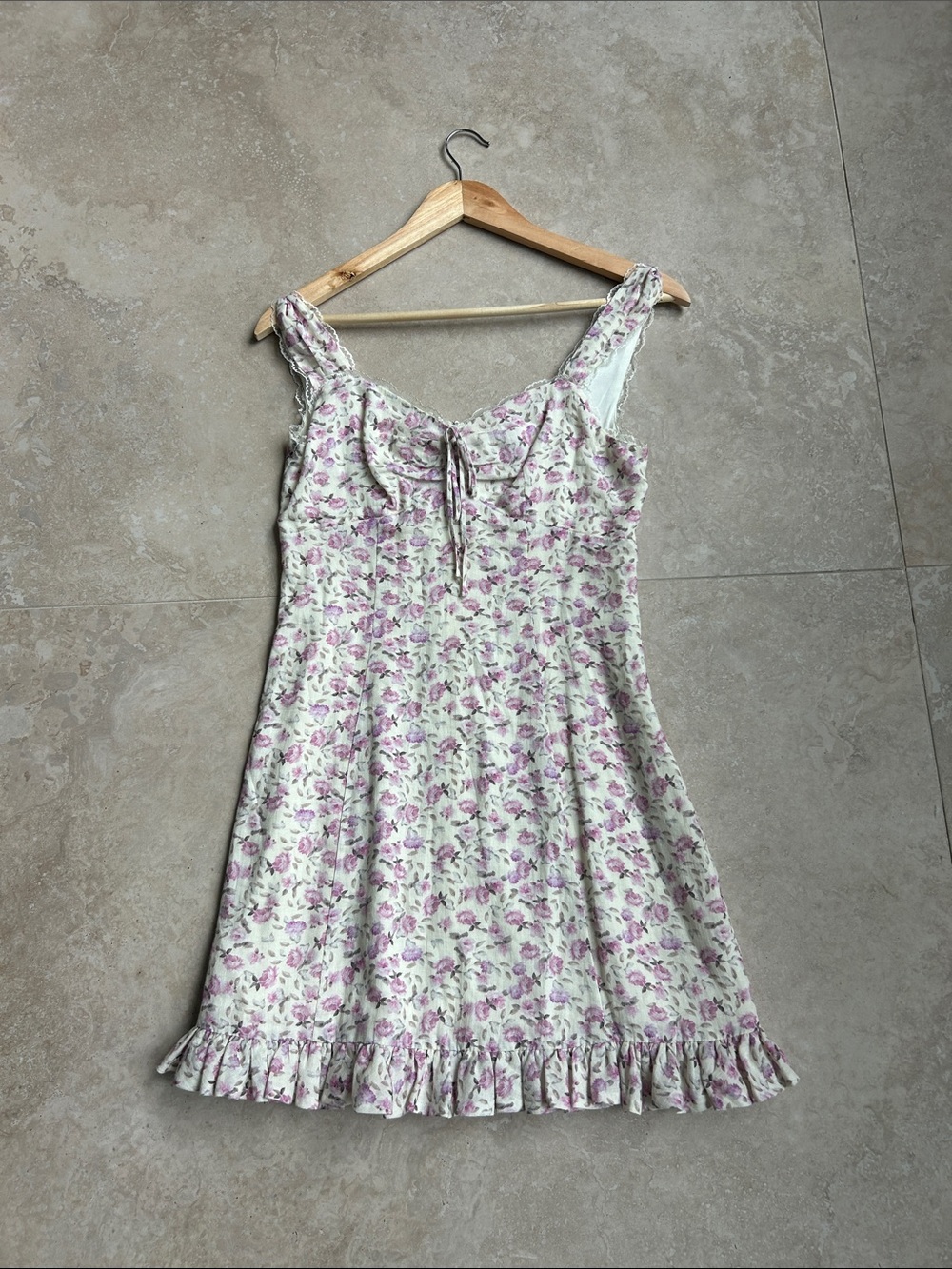 Astr perfect condition like new ivory, purple ditzy size extra small